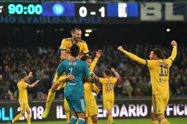 Foto IPP Felice De Martino Napoli 01 12 2017 Calcio Campionato italiano serie A 2017 2018 Napoli - Juventus Nella foto: gianluigi buffon, claudio marchisio giorgio chiellini e andrea barzagli festeggiano la vittoria Italy Photo Press World Copyright  0