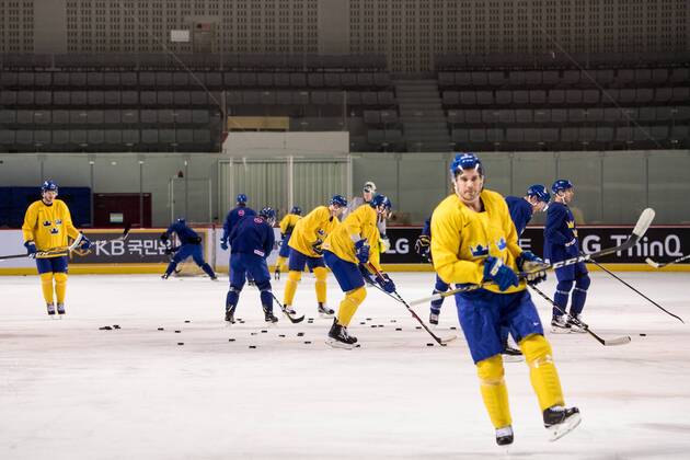 180208 Players of Sweden during a training session ahead of the 2018 Winter Olympics on February 8 2018 in Incheon Photo Petter Arvidson BILDBYR N code PA 91953  Copyright: PETTERxARVIDSON BB180208PA041