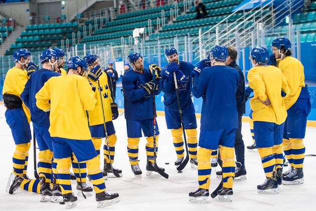 180214 Players of Sweden during a training session during day five of the 2018 Winter Olympics on February 14 2018 in Pyeongchang Photo Petter Arvidson BILDBYRAN code PA 91967  Copyright: PETTERxARVIDSON BB180214PA147