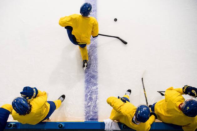 180220 Players of Sweden during a training session during the day eleven of the 2018 Winter Olympics on February 20 2018 in Pyeongchang Photo Petter Arvidson BILDBYRAN code PA 91988  Copyright: PETTERxARVIDSON BB180220PA145