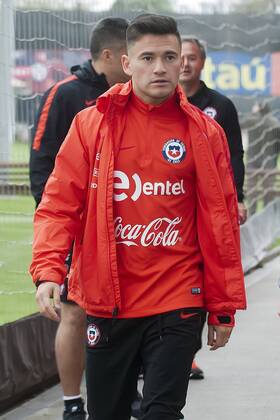 Fútbol, entrenamiento de la seleccion chilena. El jugador de la seleccion chilena Charles Aranguiz es fotografiado durante la practica realizada en el complejo deportivo Juan Pinto Duran de Santiago, Chile. 07 10 2017 Sergio Pina Photosport Football, Chilean national team Nationalteam training session. Chile s player Charles Aranguiz is pictured during the training session at the Juan Pinto Duran center in Santiago, Chile. 07 10 2017 Sergio Pina Photosport Entrenamiento de la seleccion chilena, 07 10 2017.