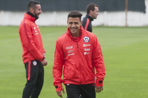 Fútbol, entrenamiento de la seleccion chilena. El jugador de la seleccion chilena Alexis Sanchez es fotografiado durante la practica realizada en el complejo deportivo Juan Pinto Duran de Santiago, Chile. 07 10 2017 Sergio Pina Photosport Football, Chilean national team Nationalteam training session. Chile s player Alexis Sanchez is pictured during the training session at the Juan Pinto Duran center in Santiago, Chile. 07 10 2017 Sergio Pina Photosport Entrenamiento de la seleccion chilena, 07 10 2017.
