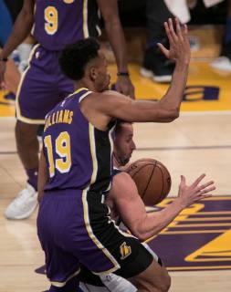 October 31, 2018 - Los Angeles, California, U.S - Johnathan Williams 19 of the Los Angeles Lakers blocks J.J. Barea 5 of the Dallas Mavericks during their NBA Basketball Herren USA game on Wednesday October 31, 2018 at the Staples Center in Los Angeles, California. Lakers vs Mavericks - ZUMAp124 20181031_zaa_p124_024 Copyright: xJavierxRojasx