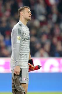 Goalkeeper Manuel Neuer FC Bayern Muenchen 1 after 1 1 FC Bayern Muenchen vs SC Freiburg DFL regulations prohibit any use of photographs as image sequences and or quasi video Langer Eibner Pressefoto FC Bayern Muenchen vs SC Freiburg 1 Bundesliga Fussball 03 11 2018 Muenchen Copyright: xLanger Eibner-Pressefotox EP_EER