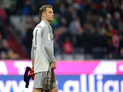 Goalkeeper Manuel Neuer FC Bayern Muenchen 1 after 1 1 FC Bayern Muenchen vs SC Freiburg DFL regulations prohibit any use of photographs as image sequences and or quasi video Langer Eibner Pressefoto FC Bayern Muenchen vs SC Freiburg 1 Bundesliga Fussball 03 11 2018 Muenchen Copyright: xLanger Eibner-Pressefotox EP_EER