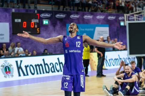 14 10 2018 Basketball Bundesliga easyCredit BBL Season 2018 19 3 Matchday BG Göttingen s Oliver Würzburg Göttingens Darius Carter gesticulated after the match Photo Swen Porter BG Göttingen s Oliver Würzburg SPF3481
