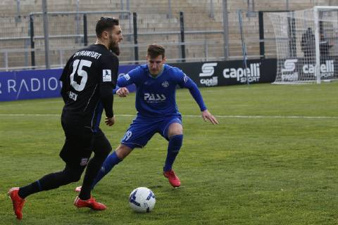09 02 2019 xmgoodx Frankfurt am Main PSD Bank Arena on Bornheimer Hang Regionalliga South Season 2018 2019 FSV Frankfurt vs. Viktoria Aschaffenburg Robert Schick 15 FSV Frankfurt vs. Jonas Fritsch Aschafenburg Test match
