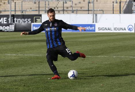 09 02 2019 xmgoodx Frankfurt am Main PSD Bank Arena on Bornheimer Hang Regionalliga South Season 2018 2019 FSV Frankfurt vs. Viktoria Aschaffenburg Robert Schick 15 FSV Frankfurt test match