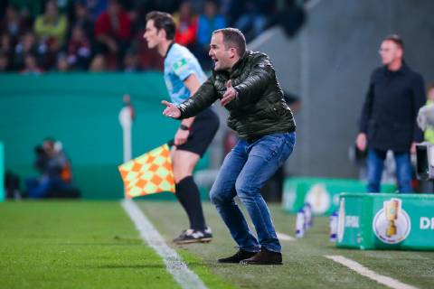 Coach Manuel Baum FC Augsburg gestures aergerlich DFB regulations prohibit any use of photographs as image sequences and or quasi video GER Football DFB Cup FC Augsburg RB Leipzig 02 04 2019 Augsburg Copyright: xTomxWellerx xEibner-Pressefotox EP_eer