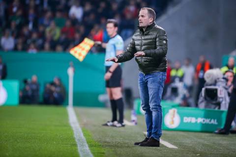 Coach Manuel Baum FC Augsburg gestures DFB regulations prohibit any use of photographs as image sequences and or quasi video GER Football DFB Cup FC Augsburg RB Leipzig 02 04 2019 Augsburg Copyright: xTomxWellerx xEibner-Pressefotox EP_eer
