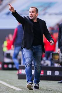 Coach Manuel Baum FC Augsburg gestures DFL regulations prohibit any use of photographs as image sequences and or quasi video GER Football 1 Bundesliga FC Augsburg TSG 1899 Hoffenheim 07 04 2019 Augsburg Copyright: xEIBNER TomxWellerx EP_eer