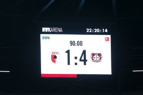 Final score on scoreboard 1 4 FC Augsburg vs Bayer 04 Leverkusen Football 1 Bundesliga 26 04 2019 DFL REGULATIONS PROHIBIT ANY USE OF PHOTOGRAPHS AS IMAGE SEQUENCES AND OR QUASI VIDEO Augsburg Bayern Germany Copyright: xkolbert-press ChristianxKolbertx