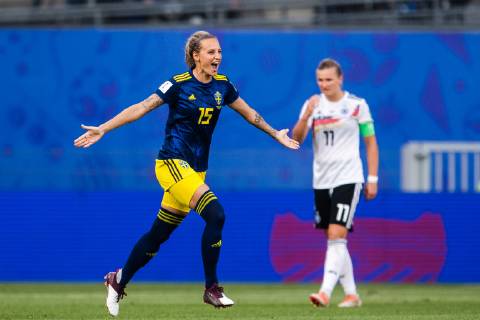 190629 Nathalie Björn of Sweden celebrates after the FIFA Womens World Cup quarter final between Germany and Sweden on June 29, 2019 in Rennes Photo Simon Hastegard Image Source Code SH 180094 bbeng soccer football soccer ladies women women france france world Cup world championships 2019 world championship world championship fifa women s world cup 2019 world cup quartz final knockout stage sweden sweden germany germany cheers, Copyright: SIMONxHASTEGARD BB190629SH174