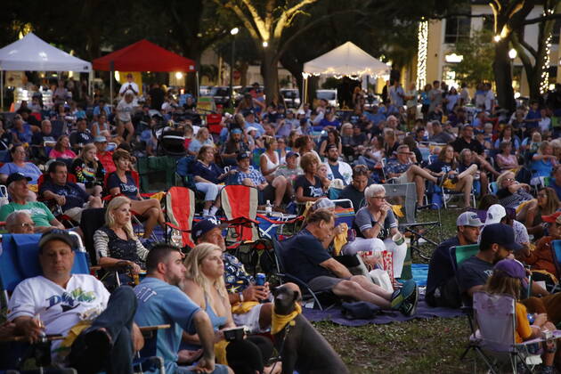 October 10, 2019, St. Petersburg, Florida, USA: Hundreds of fans gather to watch the Rays take on the Astros during game 5 of the ALDS at Straub Park on Thursday, Oct. 10, 2019 in St. Petersburg. Florida News - October 10, 2019 - ZUMAs70_ 94060484st Copyright: xLuisxSantanaxxx xxxTimesx