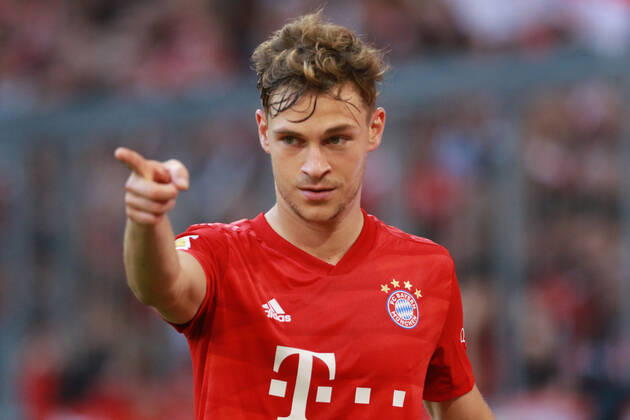 Joshua Kimmich FC Bayern Munich gestures football Allianz Arena Munich FC Bayern Munich 1 FC Union Berlin 26 10 2019