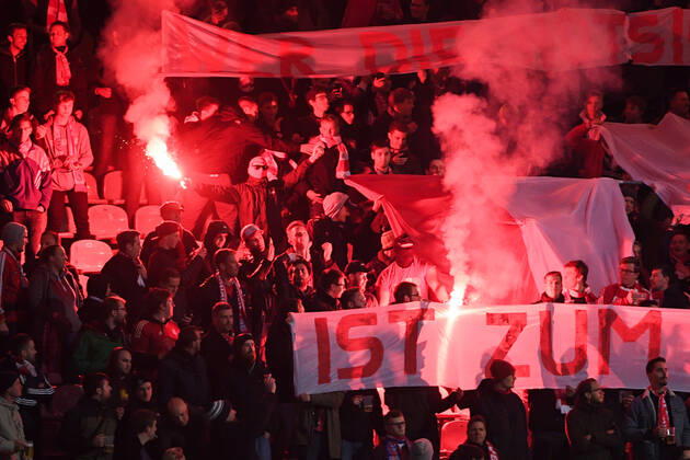 Fans of FC Bayern Munich II ignite Bengalos and smoke bombs, Bengalo, Bengalos, fireworks, flare, fans, audience, spectators, mood, atmosphere, stadium, 28 10 2019, Munich Germany , football, 3 League, FC Bayern Munich II SV Waldhof Mannheim, DFB DFL REGULATIONS PROHIBIT ANY USE OF PHOTOGRAPHS AS IMAGE SEQUENCES AND OR QUASI VIDEO xslx