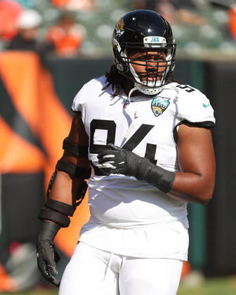 CINCINNATI, OH - OCTOBER 20: Jacksonville Jaguars defensive end Dawuane Smoot (94) warms up before the game against the Jacksonville Jaguars and the Cincinnati Bengals on October 20th 2019, at Paul Brown Stadium in Cincinnati, OH. (Photo by Ian Johnson Icon Sportswire) NFL, American Football Herren, USA OCT 20 Jaguars at Bengals Icon191020040