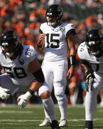 CINCINNATI, OH - OCTOBER 20: Jacksonville Jaguars quarterback Gardner Minshew (15) in action during the game against the Jacksonville Jaguars and the Cincinnati Bengals on October 20th 2019, at Paul Brown Stadium in Cincinnati, OH. (Photo by Ian Johnson Icon Sportswire) NFL, American Football Herren, USA OCT 20 Jaguars at Bengals Icon191020056