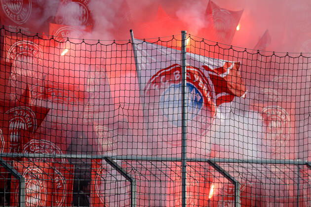 Fans of FC Bayern Munich II ignite Bengalos, Bengalo, Bengalos, fireworks, flare fans, audience, spectators, mood, atmosphere, stadium, 24 11 2019, Munich Germany , football, 3 League, TSV 1860 Munich FC Bayern Munich II, DFB DFL REGULATIONS PROHIBIT ANY USE OF PHOTOGRAPHS AS IMAGE SEQUENCES AND OR QUASI VIDEO xslx