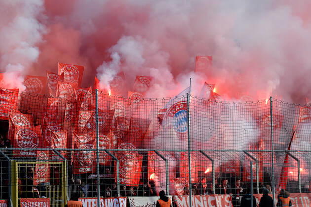 Fans of FC Bayern Munich II ignite Bengalos and smoke bombs, Bengalo, Bengalos, fireworks, flare fans, audience, spectators, mood, atmosphere, stadium, 24 11 2019, Munich Germany , football, 3 league, TSV 1860 Munich FC Bayern Munich II, DFB DFL REGULATIONS PROHIBIT ANY USE OF PHOTOGRAPHS AS IMAGE SEQUENCES AND OR QUASI VIDEO xslx