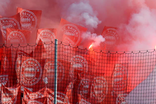 Fans of FC Bayern Munich II ignite Bengalos and smoke bombs, Bengalo, Bengalos, fireworks, flare fans, audience, spectators, mood, atmosphere, stadium, 24 11 2019, Munich Germany , football, 3 league, TSV 1860 Munich FC Bayern Munich II, DFB DFL REGULATIONS PROHIBIT ANY USE OF PHOTOGRAPHS AS IMAGE SEQUENCES AND OR QUASI VIDEO xslx