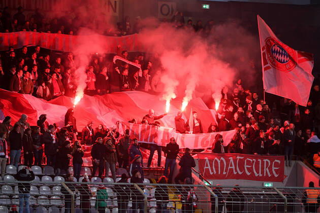 Fans of FC Bayern Munich II ignite Bengalos, Bengalo, Bengalos, fireworks, flare fans, audience, spectators, mood, atmosphere, stadium, 22 12 2019, Munich Germany , Football, 3 League, FC Bayern Munich II FC Würzburger Kickers, DFB DFL REGULATIONS PROHIBIT ANY USE OF PHOTOGRAPHS AS IMAGE SEQUENCES AND OR QUASI VIDEO xslx