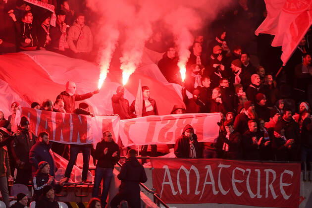 Fans of FC Bayern Munich II ignite Bengalos, Bengalo, Bengalos, fireworks, flare, fans, audience, spectators, mood, atmosphere, stadium, 22 12 2019, Munich Germany , Football, 3 League, FC Bayern Munich II FC Würzburger Kickers, DFB DFL REGULATIONS PROHIBIT ANY USE OF PHOTOGRAPHS AS IMAGE SEQUENCES AND OR QUASI VIDEO xslx