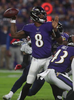 Baltimore Ravens quarterback Lamar Jackson (8) in action during the AFC divisional playoff against the Tennessee Titans at M&T Bank Stadium in Baltimore, Maryland on January 11, 2020. Photo Mike Buscher Cal Media NFL, American Football Herren, USA 2020: Titans vs Ravens JAN 11 - ZUMAc04_ 20200111_zaf_c04_230 Copyright: xMikexBuscher CalxSportxMediax