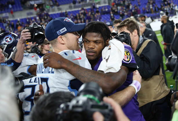 Baltimore Ravens quarterback Lamar Jackson (8) and Tennessee Titans quarterback Ryan Tannehill (17) embrace after the Titans defeat the Ravens 28-12 in the AFC divisional playoff at M&T Bank Stadium in Baltimore, Maryland on January 11, 2020. Photo Mike Buscher Cal Media NFL, American Football Herren, USA 2020: Titans vs Ravens JAN 11 - ZUMAc04_ 20200111_zaf_c04_390 Copyright: xMikexBuscher CalxSportxMediax