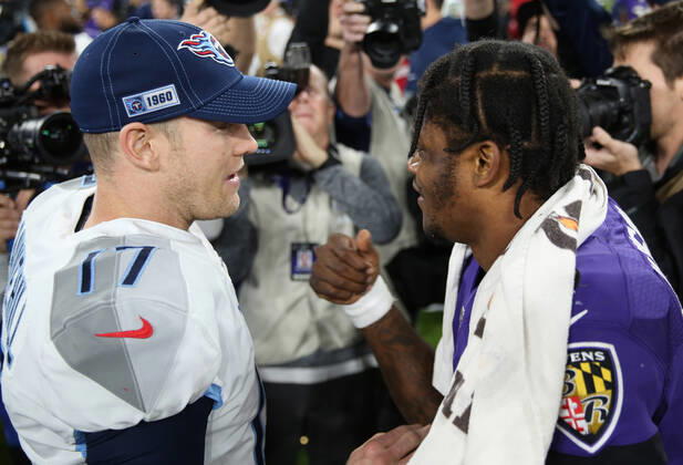 Baltimore Ravens quarterback Lamar Jackson (8) and Tennessee Titans quarterback Ryan Tannehill (17) embrace after the Titans defeat the Ravens 28-12 in the AFC divisional playoff at M&T Bank Stadium in Baltimore, Maryland on January 11, 2020. Photo Mike Buscher Cal Media NFL, American Football Herren, USA 2020: Titans vs Ravens JAN 11 - ZUMAc04_ 20200111_zaf_c04_392 Copyright: xMikexBuscher CalxSportxMediax