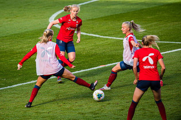 200918 Julie Blakstad of the Norwegian womens national football team during a training session on September 18, 2020 in Oslo Photo Marius Simensen BILDBYRAN Cop 238 bbeng dam em kval em kvalifisering kvinnor em kvalik football fotball fotboll norge norway soccer training training träning uefa euro qualifier, Copyright: MARIUSxSIMENSEN BB200918BB116
