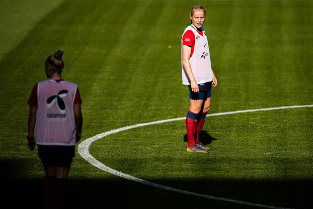 200918 Julie Blakstad of the Norwegian womens national football team during a training session on September 18, 2020 in Oslo Photo Marius Simensen BILDBYRAN Cop 238 bbeng dam em kval em kvalifisering kvinnor em kvalik football fotball fotboll norge norway soccer training training träning uefa euro qualifier, Copyright: MARIUSxSIMENSEN BB200918BB172