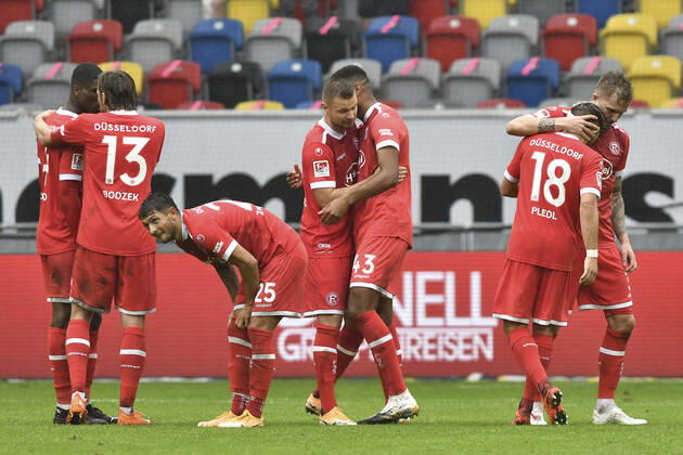 Final jubilation Final jubilation Emotion Joy of the team of Duesseldorf 26 09 2020 Football, 2 Bundesliga, Fortuna Duesseldorf vs FC Wuerzburger Kickers, Merkur Spiel Arena, Duesseldorf, DFB DFL REGULATIONS PROHIBIT ANY USE OF PHOTOGRAPHS AS IMAGE SEQUENCES AND OR QUASI VIDEO xhmx