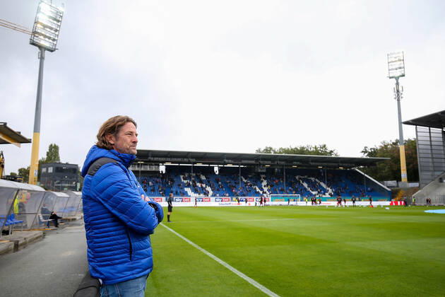 26 09 2020 xjjx Football 2 Bundesliga SV Darmstadt 98 SSV Jahn Regensburg emonline v l , Carsten Wehlmann SV Darmstadt 98 Sports Director , Fans in the Stadium DFL DFB REGULATIONS PROHIBIT ANY USE OF PHOTOGRAPHS as IMAGE SEQUENCES and or QUASI VIDEO Copyright: JoaquimxFerreira