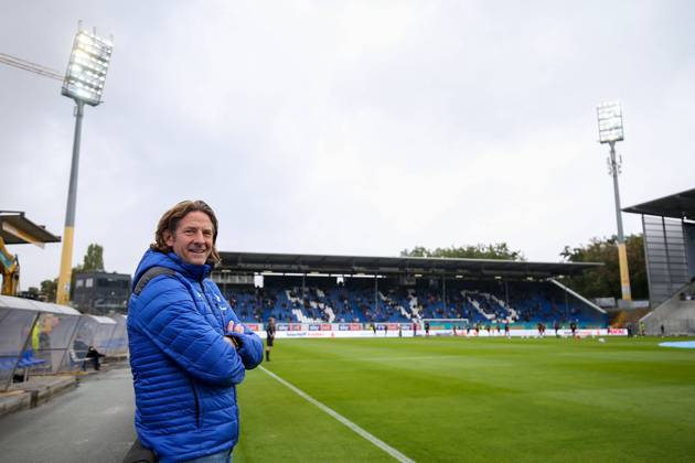 26 09 2020 xjjx Football 2 Bundesliga SV Darmstadt 98 SSV Jahn Regensburg emonline v l , Carsten Wehlmann SV Darmstadt 98 Sports Director , Fans in the Stadium DFL DFB REGULATIONS PROHIBIT ANY USE OF PHOTOGRAPHS as IMAGE SEQUENCES and or QUASI VIDEO Copyright: JoaquimxFerreira