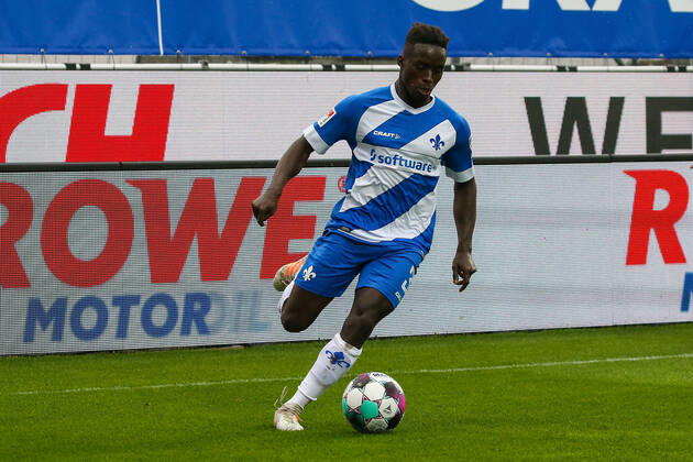 26 09 2020 xjjx Football 2 Bundesliga SV Darmstadt 98 SSV Jahn Regensburg emonline v l , Braydon Manu SV Darmstadt 98 DFL DFB REGULATIONS PROHIBIT ANY USE OF PHOTOGRAPHS as IMAGE SEQUENCES and or QUASI VIDEO Copyright: JoaquimxFerreira