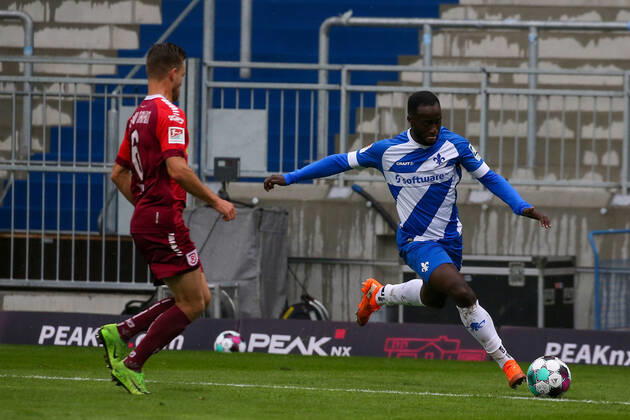 26 09 2020 xjjx Football 2 Bundesliga SV Darmstadt 98 SSV Jahn Regensburg emonline v l , DFL DFB REGULATIONS PROHIBIT ANY USE OF PHOTOGRAPHS as IMAGE SEQUENCES and or QUASI VIDEO Copyright: JoaquimxFerreira