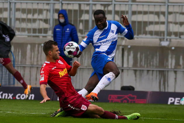 26 09 2020 xjjx Football 2 Bundesliga SV Darmstadt 98 SSV Jahn Regensburg emonline v l , DFL DFB REGULATIONS PROHIBIT ANY USE OF PHOTOGRAPHS as IMAGE SEQUENCES and or QUASI VIDEO Copyright: JoaquimxFerreira
