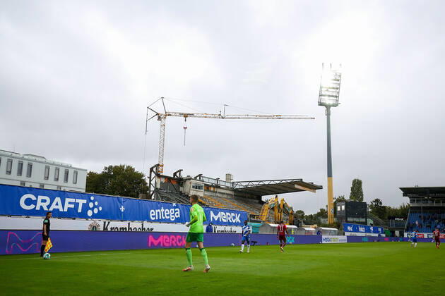 26 09 2020 xjjx Fussball 2 Bundesliga SV Darmstadt 98 SSV Jahn Regensburg emonline v l , Construction site main stand DFL DFB REGULATIONS PROHIBIT ANY USE OF PHOTOGRAPHS as IMAGE SEQUENCES and or QUASI VIDEO Copyright: JoaquimxFerreira