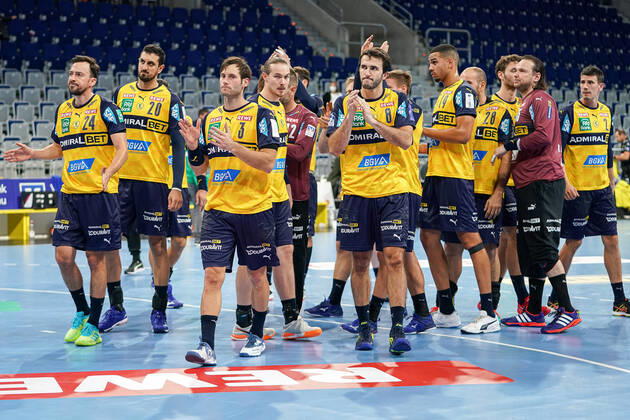 Player of the Rhein Neckar Löwen disappointed about the defeat, disappointment after the final whistle, highlight, loser, lost, frustration, disappointed, pessimistic, 15 10 2020, Mannheim Germany , Handball, Bundesliga, Rhein Neckar Löwen SC DHfK Leipzig xozx