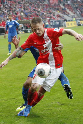 Mainz, Germany 05 October 2013 1 Bundesliga 13 14 8 Spieltag 1 FSV Mainz 05 vs 1899 Hoffenheim v front Niki Zimling Mainz one-on-one with Jeremy Toljan Hoffenheim , tall, portrait 1 Bundesliga 13 14 8 Spieltag 1 FSV Mainz 05 vs 1899 Hoffenheim jr
