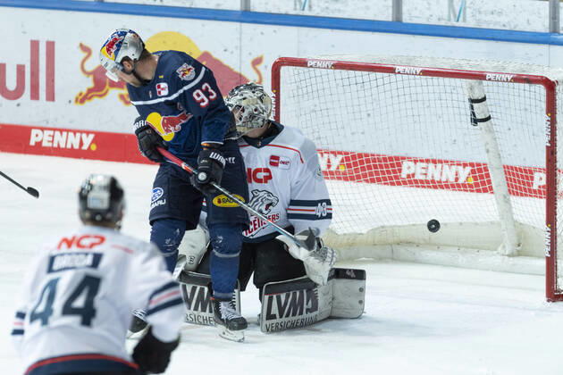 MAXIMILIAN KASTNER EHC Red Bull Munich, EHC RedBull Munich vs Nuremberg IceTigers, Olympia Eisstadion, Munich 28 12 2020 Â