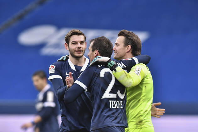 Final cheer emotion joy of the team of Bochum 02 01 2021 Football, 2 Bundesliga, VfL Bochum vs Darmstadt 98, Vonovia Ruhrstadion, Bochum, DFB DFL REGULATIONS PROHIBIT ANY USE OF PHOTOGRAPHS AS IMAGE SEQUENCES AND OR QUASI VIDEO xhmx