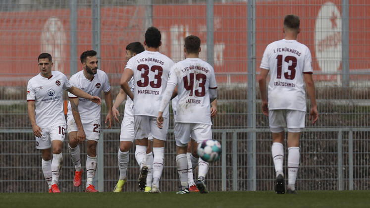 Cheering after the goal to 2 2, cheering, cheering, cheering, emotions around the goal scorer Fabian Schleusener 1 FC Nuernberg 2 v li , 25 03 2021 Football season 2020 2021 Test match friendly FSV Mainz 05 1 FC Nürnberg FCN HMB