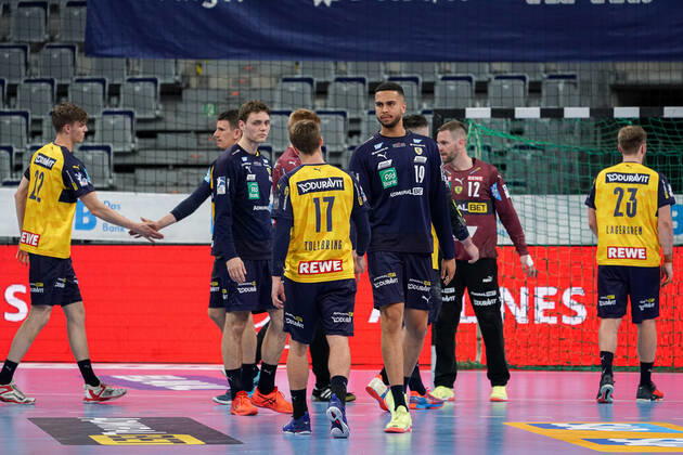 Rhein Neckar Löwen players, disappointed with defeat, disappointment after final whistle, highlight, loser, lost, frustration, disappointed, pessimistic, 06 05 2021, Mannheim Germany , Handball, Bundesliga, Rhein Neckar Löwen Füchse Berlin xozx