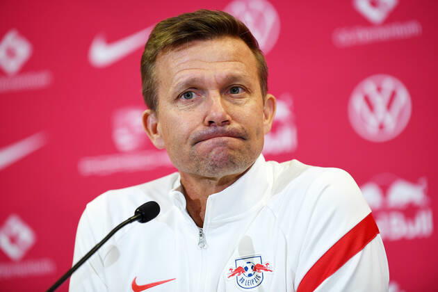 Fußball Bundesliga Saison 2021 2022, 7 Spieltag, PK RB Leipzig ahead of Leipzig vs Bochum 01 10 2021 Jesse Marsch coach RB Leipzig speaks at the press conference of RB Leipzig ahead of the Bundesliga match against Bochum 01 10 2021 Leipzig Saxony Germany Red Bull training ground at Cottaweg.