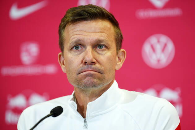 Fußball Bundesliga Saison 2021 2022, 7 Spieltag, PK RB Leipzig ahead of Leipzig vs Bochum 01 10 2021 Jesse Marsch coach RB Leipzig speaks at the press conference of RB Leipzig ahead of the Bundesliga match against Bochum 01 10 2021 Leipzig Saxony Germany Red Bull training ground at Cottaweg.