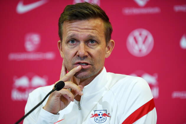 Fußball Bundesliga Saison 2021 2022, 7 Spieltag, PK RB Leipzig ahead of Leipzig vs Bochum 01 10 2021 Jesse Marsch coach RB Leipzig speaks and gestures during RB Leipzigs press conference ahead of the Bundesliga match against Bochum 01 10 2021 Leipzig Saxony Germany Red Bull training ground at Cottaweg.