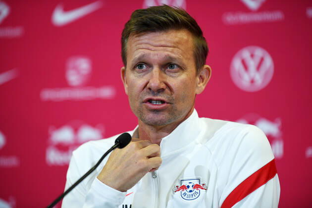 Fußball Bundesliga Saison 2021 2022, 7 Spieltag, PK RB Leipzig ahead of Leipzig vs Bochum 01 10 2021 Jesse Marsch coach RB Leipzig speaks and gestures during RB Leipzigs press conference ahead of the Bundesliga match against Bochum 01 10 2021 Leipzig Saxony Germany Red Bull training ground at Cottaweg.