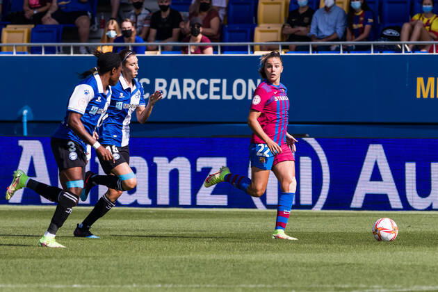 October 2, 2021, Sant Joan Despi, Barcelona, Spain: Lieke Martens of FC Barcelona, Barca Femeni in action during the Liga Iberdrola match between FC Barcelona Femeni and Deportivo Alaves Femenino at Johan Cruyff Stadium on October 02, 2021 in Sant Joan Despi, Barcelona, Spain. Sant Joan Despi Spain - ZUMAa181 20211002_zaa_a181_005 Copyright: xJavierxBorregox